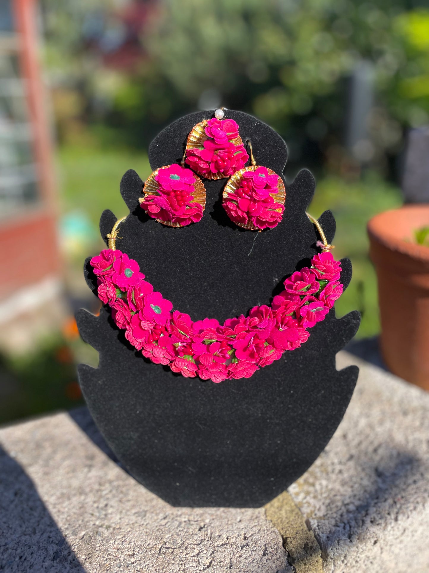 Stylish mehndi flower jewellery set includes Tikka, earrings, necklace and two bracelets