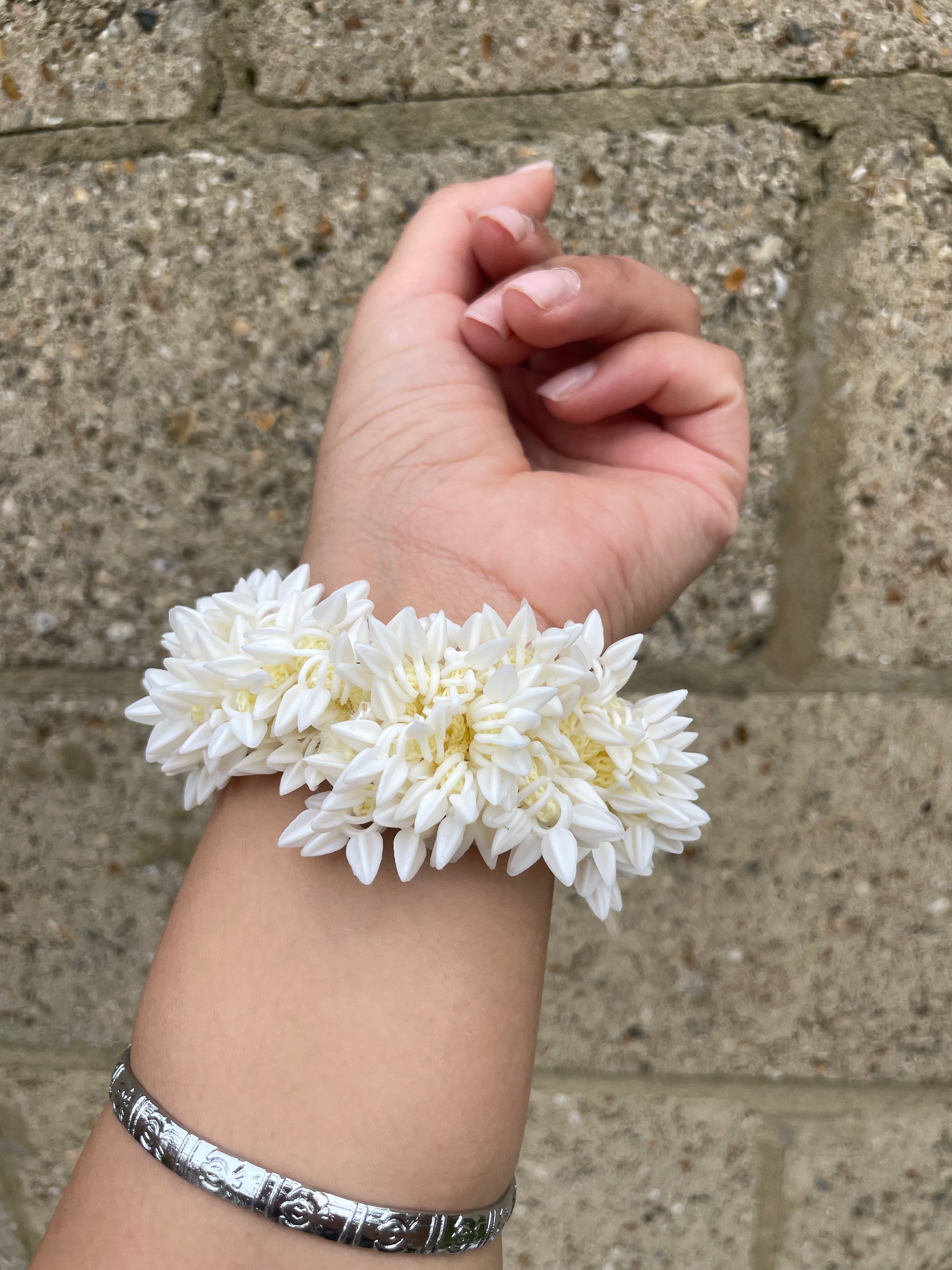 White Jasmine Scented Wedding Gajreh, haaldi ceremony, sangeet ceremony, indian hindu sikh wedding, punjabi, shaadi Jasmine Scented Floral Hair Tie/Gajra/Mogra