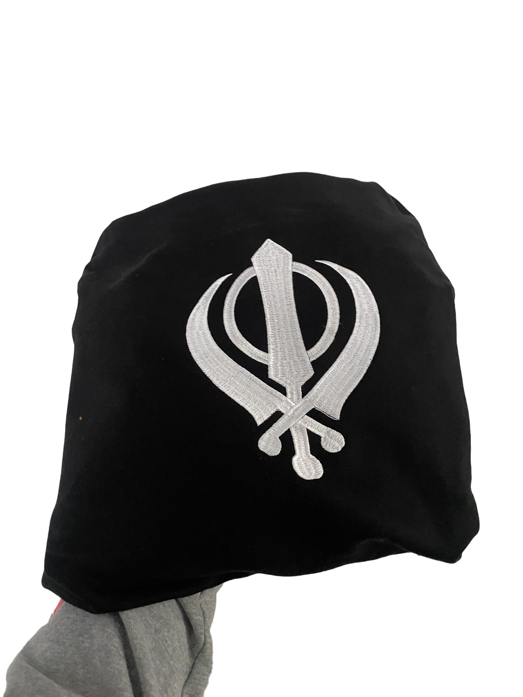 Large embroidered Khanda Hoody representing equality and strength. Made with high-quality fabric and thread, this provides both style and comfort. The perfect addition to any wardrobe for those who value tradition and fashion.
