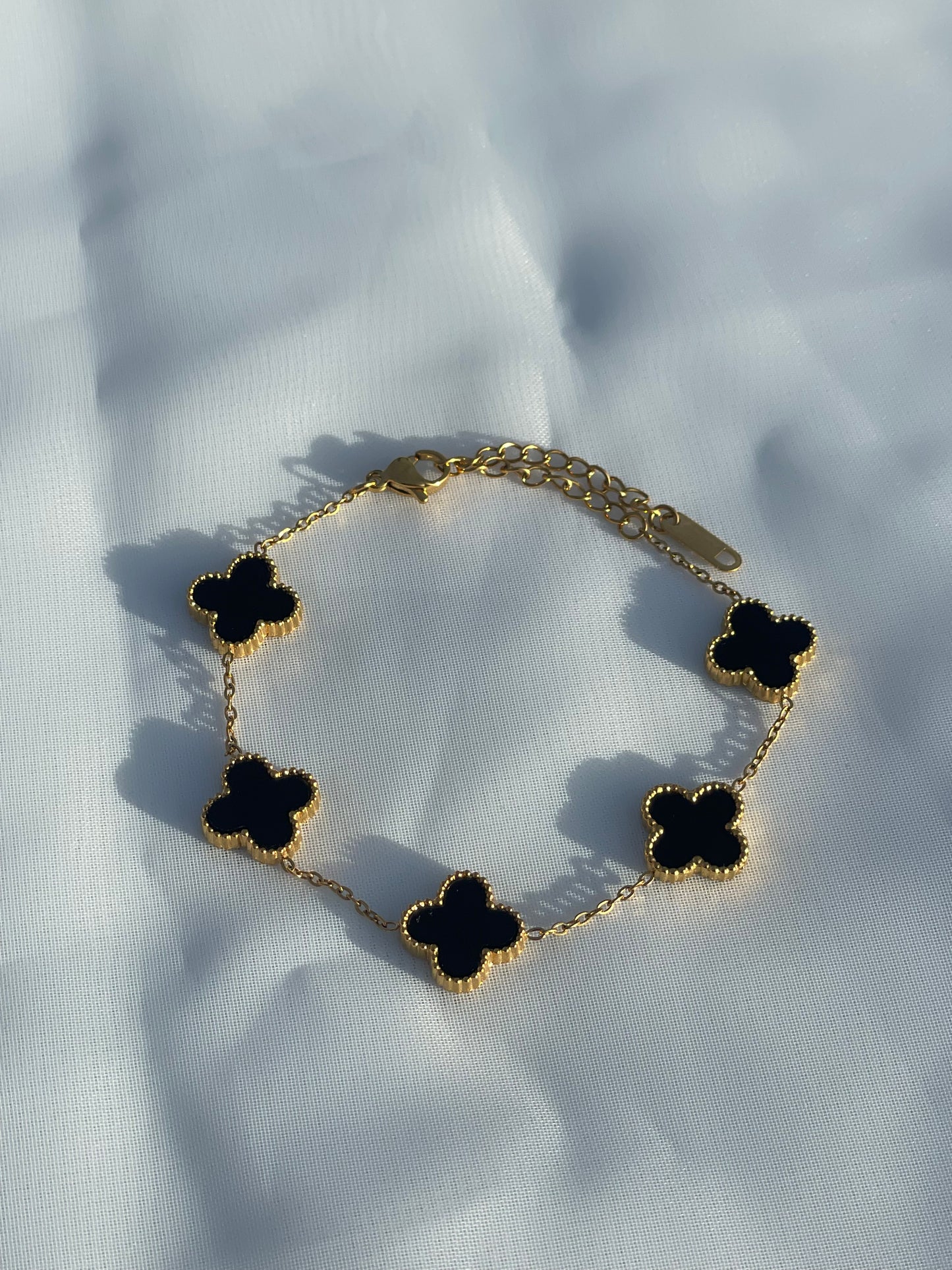 Clover leaf bracelet