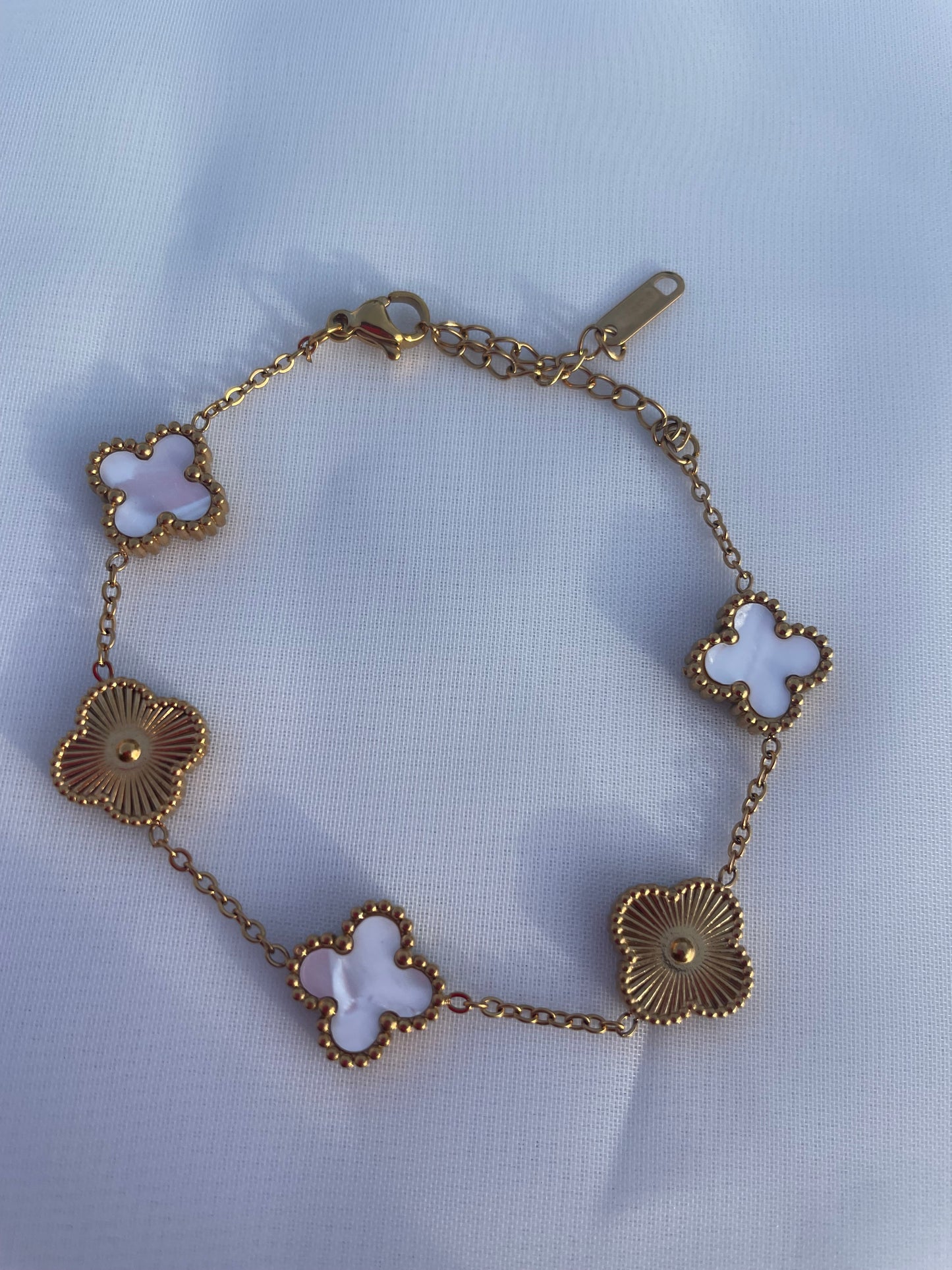 Clover leaf bracelet